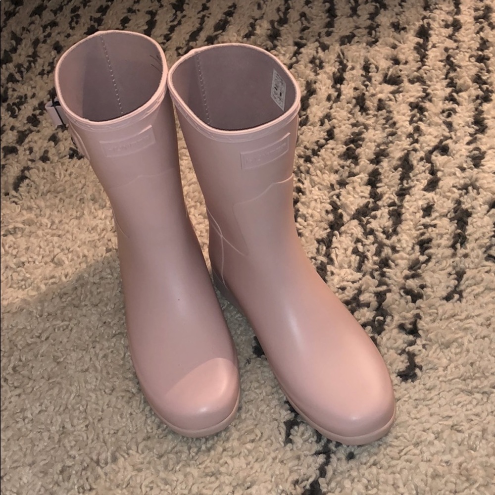 Hunter Short Rain Boots in Dusty Pink - Picture 8 of 9
